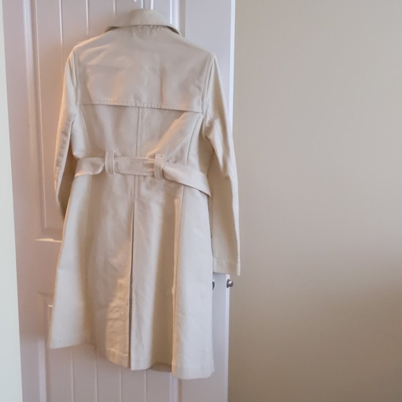 GAP Ladies Trench Coat - Picture 2 of 6